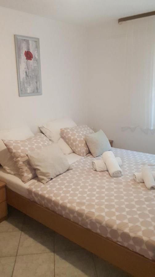 Ferienwohnung Astra Vir Exterior foto